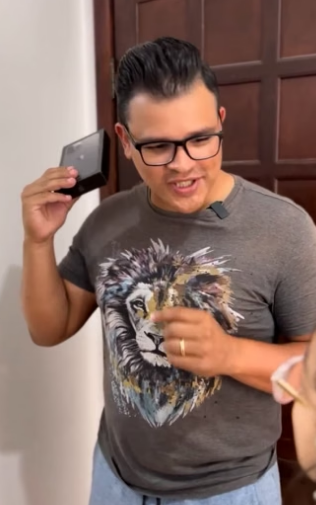 N2602014_Filha m1mada recebe lição de seu pai_part2